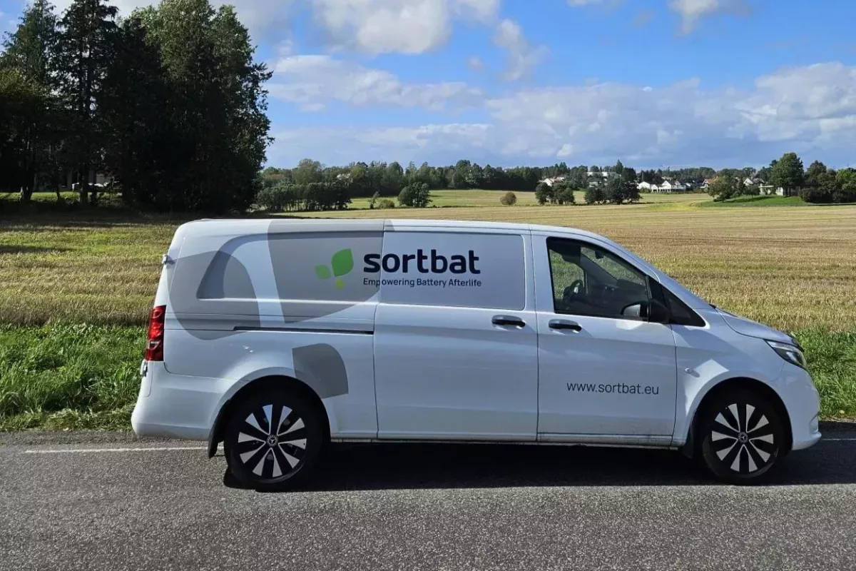 Sortbat Norway van